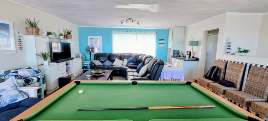 4 Bedroom Property for Sale in Perlemoenbaai Western Cape